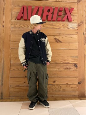「NEWERA」｜「アイテム（スタジャン）」を使った、TOMさん（メンズ・161cm）の秋コーディネート