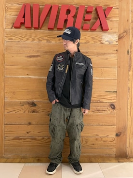 「AVIREX（アヴィレックス）のアイテム（ライダースジャケット）」を使った、TOMさん（メンズ・161cm）の秋コーディネート