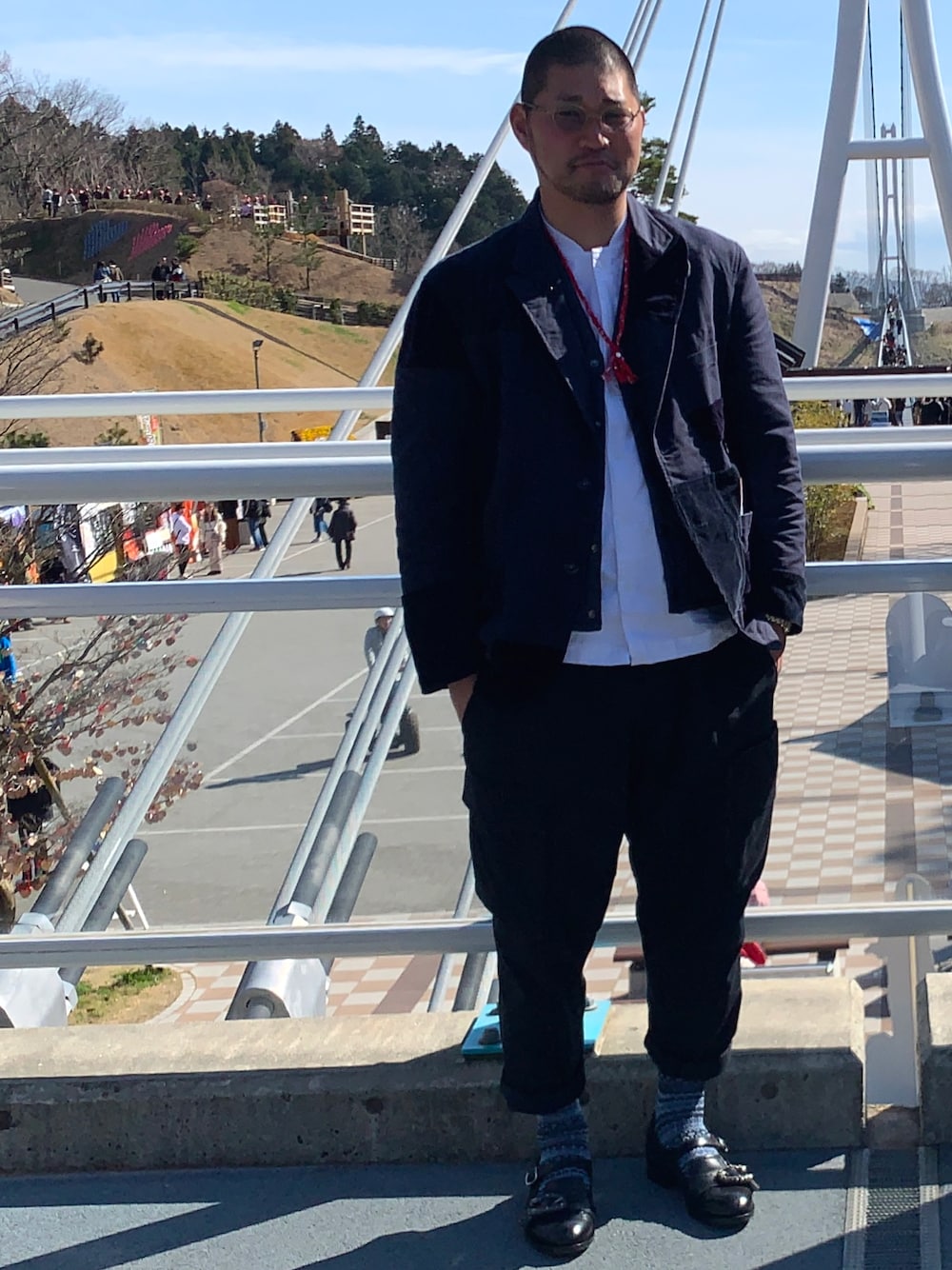 「ジャケットスタイル」｜「Engineered Garmentsのアイテム（テーラードジャケット、ブルー系）」を使った、jinnyanさん（メンズ・182cm）の春コーディネートの1枚目の写真