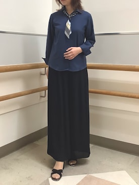「TOKYO SHIRTS（トウキョウシャツ）のリング付き プリントスカーフ（バンダナ/スカーフ、ブラック系）」を使った、BRICK HOUSE by Tokyo Shirts 秋田イオンモール店さん（レディース・165cm）の秋コーディネート