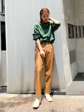 「Ungrid（アングリッド）のフェイクレザーデザインパンツ（その他パンツ）」を使った、嶋津里美さん（レディース・161cm）の夏コーディネート