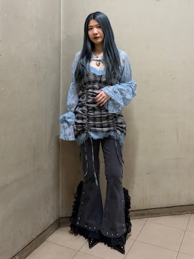 「jouetie（ジュエティ）のレースドッキングスタッズフレアデニムパンツ（デニムパンツ、ブラック系）」を使った、AKICAさん（レディース・161cm）の春コーディネート