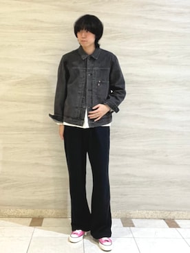 「シップス」｜「アイテム（デニムジャケット）」を使った、阪口さん（メンズ・180cm）の秋コーディネート