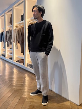 「トゥモローランド」｜「アイテム（スウェットパンツ）」を使った、Kikuchi_TOMORROWLANDさん（メンズ・185cm）の冬コーディネート