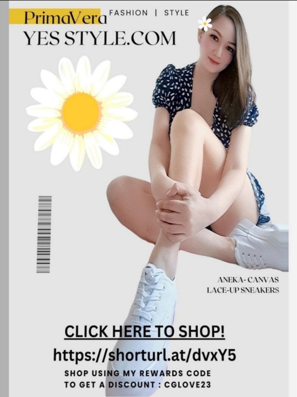 ホワイト系のスニーカーを着用したレディースの春コーディネートの1枚目の写真