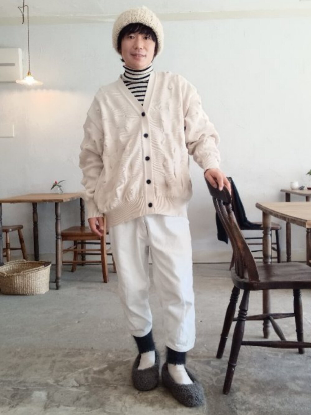「冬を彩る色いろコーデ」｜「VINTAGEのアイテム（その他パンツ、ホワイト系）」を使った、PINOさん（メンズ・160cm）の冬コーディネートの1枚目の写真