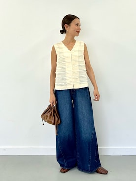 「KBF（ケイビーエフ）のWIDEレッグアジャストデニム（デニムパンツ、ブルー系）」を使った、りんねさん（レディース・157cm）の春コーディネート