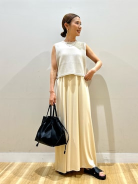 「ITEMS URBANRESEARCH（アイテムズ アーバンリサーチ）のニットベストセットノースリーブワンピース（ワンピース、ベージュ系）」を使った、りんねさん（レディース・157cm）の夏コーディネート