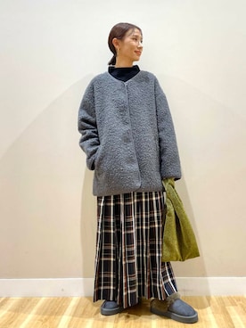 「アイテム（ノーカラーコート、グレー系）」を使った、りんねさん（レディース・157cm）の冬コーディネート