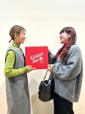 「ITEMS URBANRESEARCH（アイテムズ アーバンリサーチ）のアイテム（ジャンパースカート）」を使った、りんねさん（レディース・157cm）の冬コーディネート