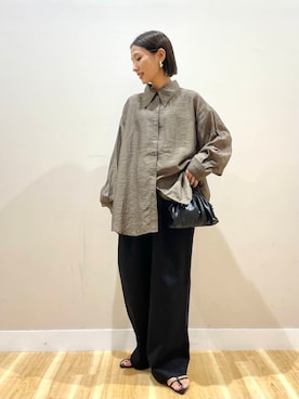 「ITEMS URBANRESEARCH（アイテムズ アーバンリサーチ）のアイテム（チノパンツ）」を使った、りんねさん（レディース・157cm）の秋コーディネート