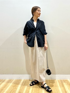 「ITEMS URBANRESEARCH（アイテムズ アーバンリサーチ）のシアーポケットスキッパーシャツ（シャツ/ブラウス、ブラック系）」を使った、りんねさん（レディース・157cm）の夏コーディネート