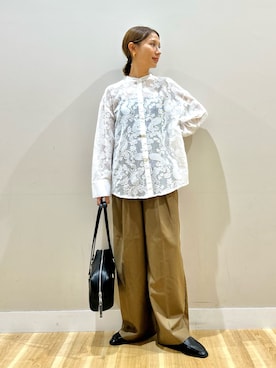 「KBF（ケイビーエフ）のアイテム（スラックス）」を使った、りんねさん（レディース・157cm）の秋コーディネート