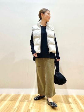 「アイテム（ダウンベスト）」を使った、りんねさん（レディース・157cm）の秋コーディネート