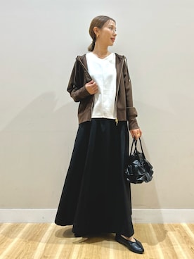 「アイテム（パーカー）」を使った、りんねさん（レディース・157cm）の秋コーディネート
