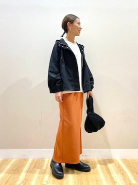 「アイテム（マウンテンパーカー）」を使った、りんねさん（レディース・157cm）の秋コーディネート