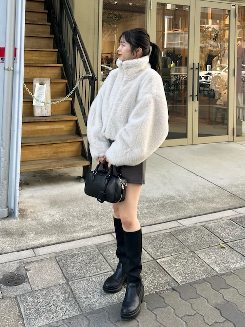Chico ファースタンドジップブルゾン