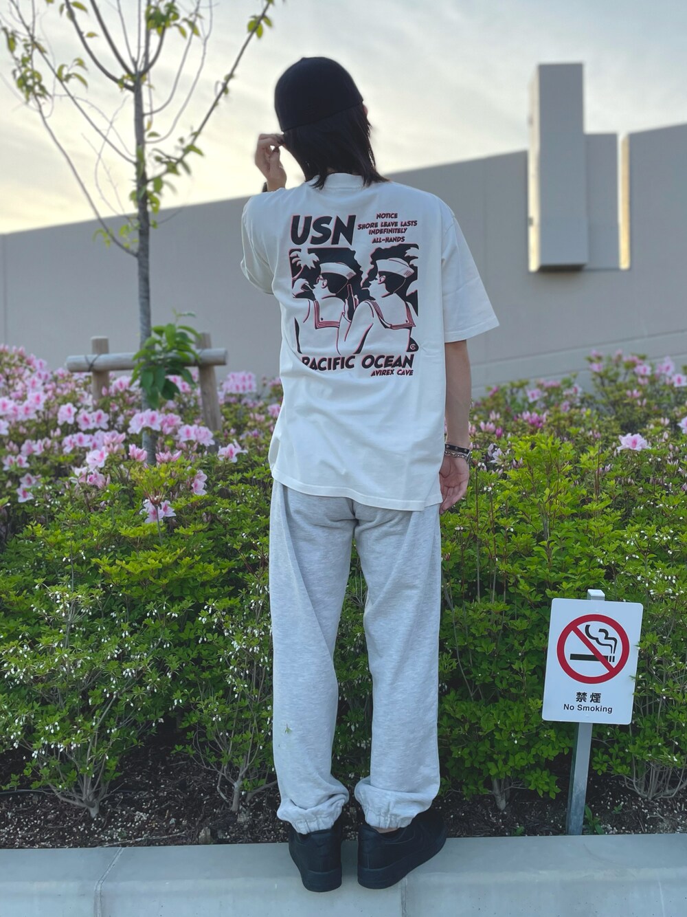 「スウェットパンツ、スウェット、スニーカー、ビッグシルエット、AVIREX、ラフ、ootd、夏コーデ、低身長、ららぽーと愛知東郷」｜「AVIREXのフェイド ウォッシュ セイラーズ Tシャツ / FADE WASH S/S SAILORS T-SHIRT / アヴィレックス / AVIREX（Tシャツ/カットソー、ホワイト系）」を使った、👦🏻Kento👦🏻さん（メンズ・163cm）の春コーディネートの1枚目の写真