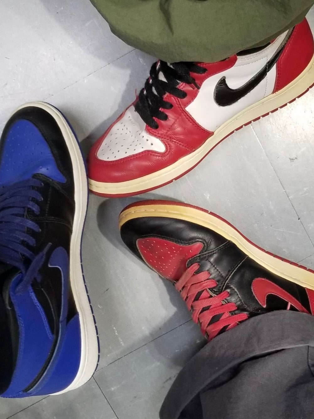 「NIKE、ナイキ、AIR JORDAN、ジョーダン、chicago、シカゴ、bred、ブレッド、royal、ロイヤル、スニーカー、レアスニーカー」｜「NIKEのアイテム（スニーカー、レッド系）」を使った、ゆう₍ ᐢ. ̫ .ᐢ ₎さん（メンズ・171cm）の冬コーディネートの1枚目の写真