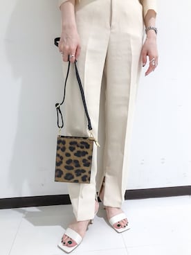 「Rouge vif（ルージュヴィフ）のスクエアトゥサンダル（パンプス、ホワイト系）」を使った、すずらんさん（レディース・161cm）の秋コーディネート