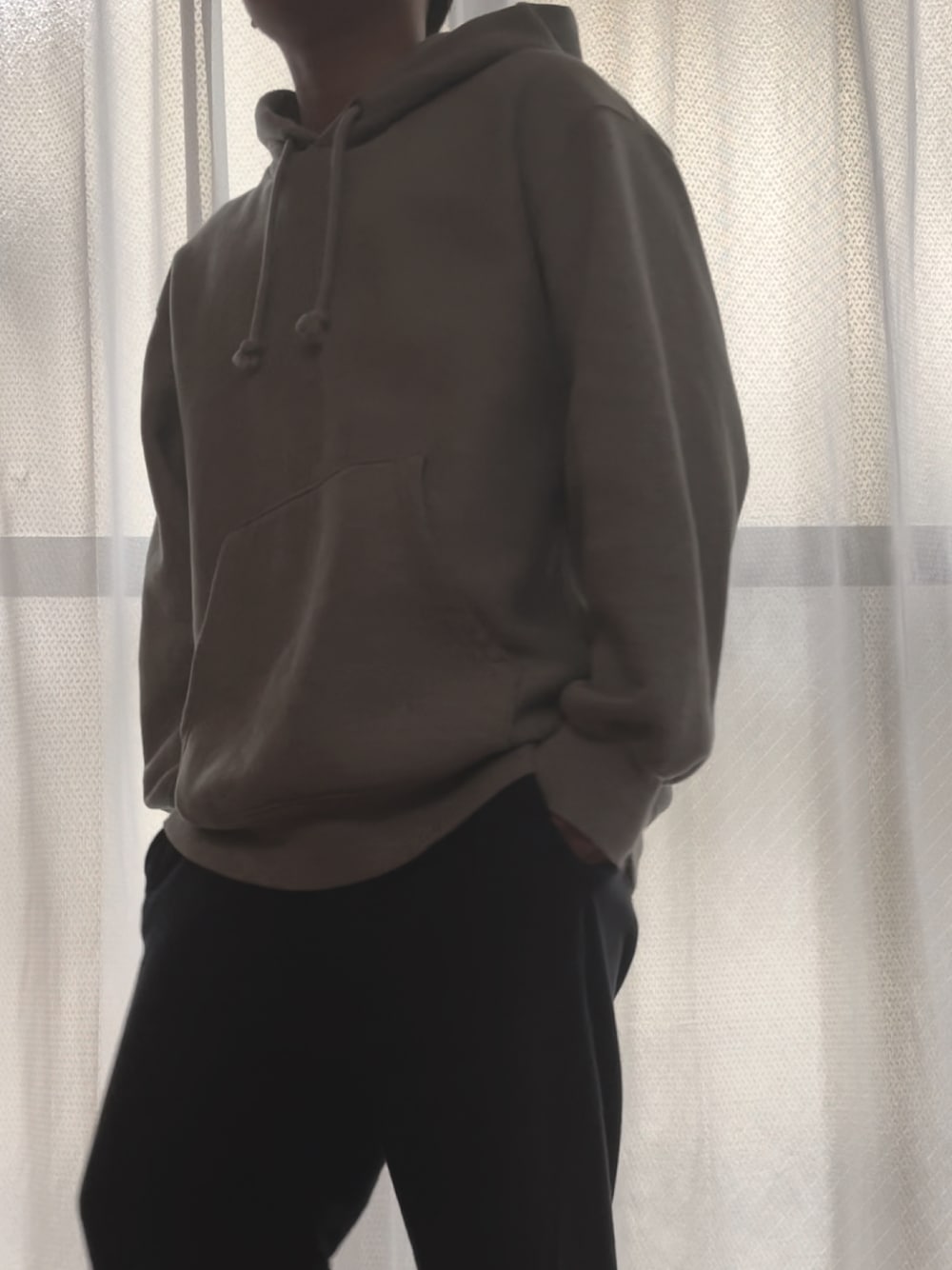 「休日スタイル、シンプルコーデ、ゆるコーデ、コンビニスタイル、散歩コーデ」｜「UNIQLOのアイテム（ルームウェア/パジャマ、ブルー系）」を使った、hayato130531さん（メンズ・160cm）の春コーディネートの1枚目の写真