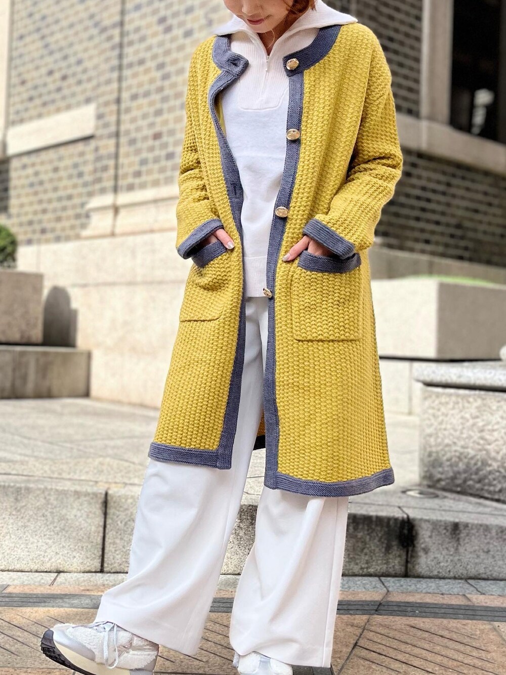 「オトナカジュアル、秋服、お出かけコーデ、おしゃれさんと繋がりたい、ママコーデ、カーディガン、シンプルコーデ、カラーアウター、カラーコーデ、ロングカーディガン、黄色、黄色コーデ、冬コーデ、秋コーデ、冬服」｜「BEATRICEのアイテム（カーディガン/ボレロ、イエロー系）」を使った、vingtaine0cordierさん（レディース・158cm）の秋コーディネートの1枚目の写真