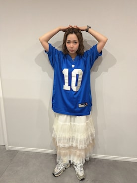 「HELLO.SANFRANCISCO（ハローサンフランシスコ）の【HELLO.SANFRANCISCO/ハローサンフランシスコ】カラーブロックチュールティアードスカート（スカート、ホワイト系）」を使った、minさん（レディース・160cm）の秋コーディネート