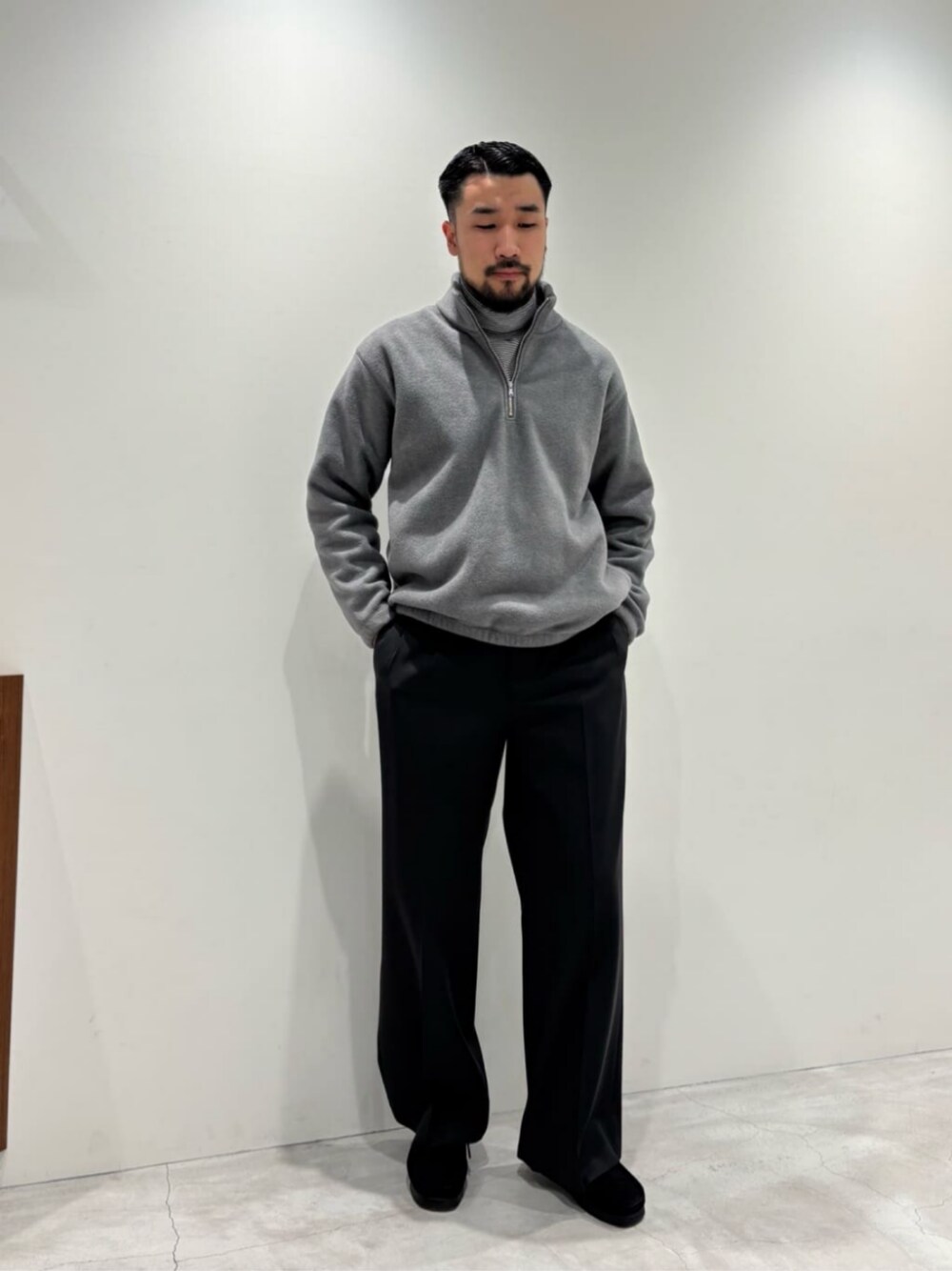 「ベーシック/トラッド、ストリート、トレンド、リラックス、アウトドア、トラベル、冬服、冬コーデ、BEAUTY&YOUTH」｜「BEAUTY&YOUTH UNITED ARROWSのナチュール フリース ハーフジップ プルオーバー（その他トップス、グレー系）」を使った、muraoさん（メンズ・175cm）の冬コーディネートの1枚目の写真