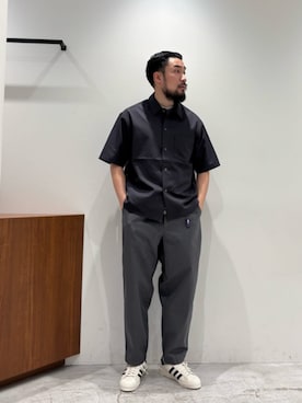 「BEAUTY&YOUTH UNITED ARROWS(ビューティーアンドユースユナイテッドアローズ)のKOMATSU PACK キャンプカラー ショートスリーブ シャツ GRANDE型 セットアップ対応 撥水 ウォッシャブル(シャツ/ブラウス、グレー系)」を使った、muraoさん(メンズ・175cm)の春コーディネート