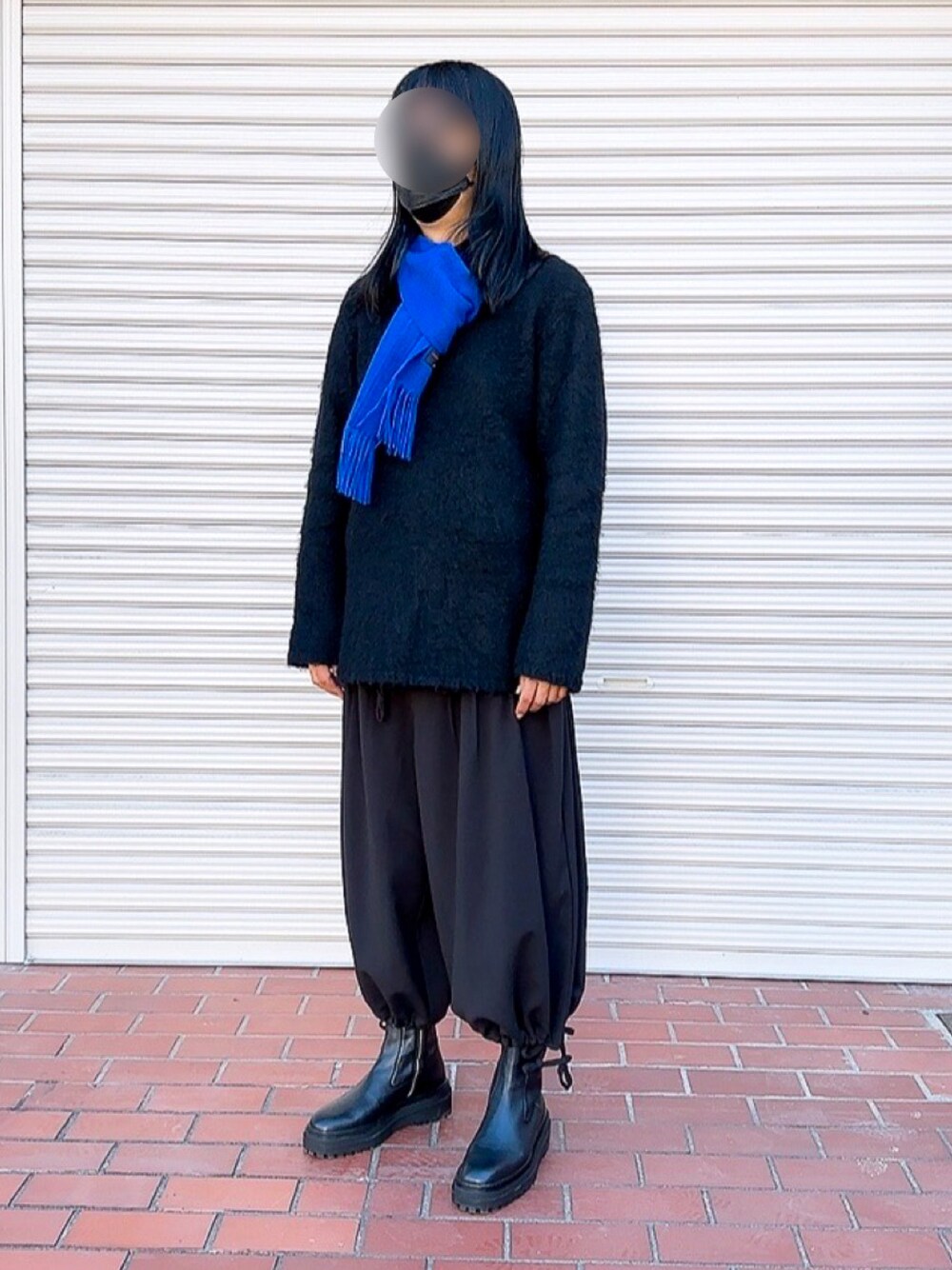 「シャギーニット、モヘアニット、コムデギャルソンオムプリュス、コムデギャルソン、バルーンパンツ、モノトーンコーデ、モノトーン、モード、モード系、50代ファッション、50代カジュアル、50代コーデ、マフラー、差し色コーデ、ブーツ」｜「COMME des GARCONS HOMME PLUSのアイテム（ニット/セーター、ブラック系）」を使った、PiPiCOLO_MGRさん（メンズ・178cm）の冬コーディネートの1枚目の写真
