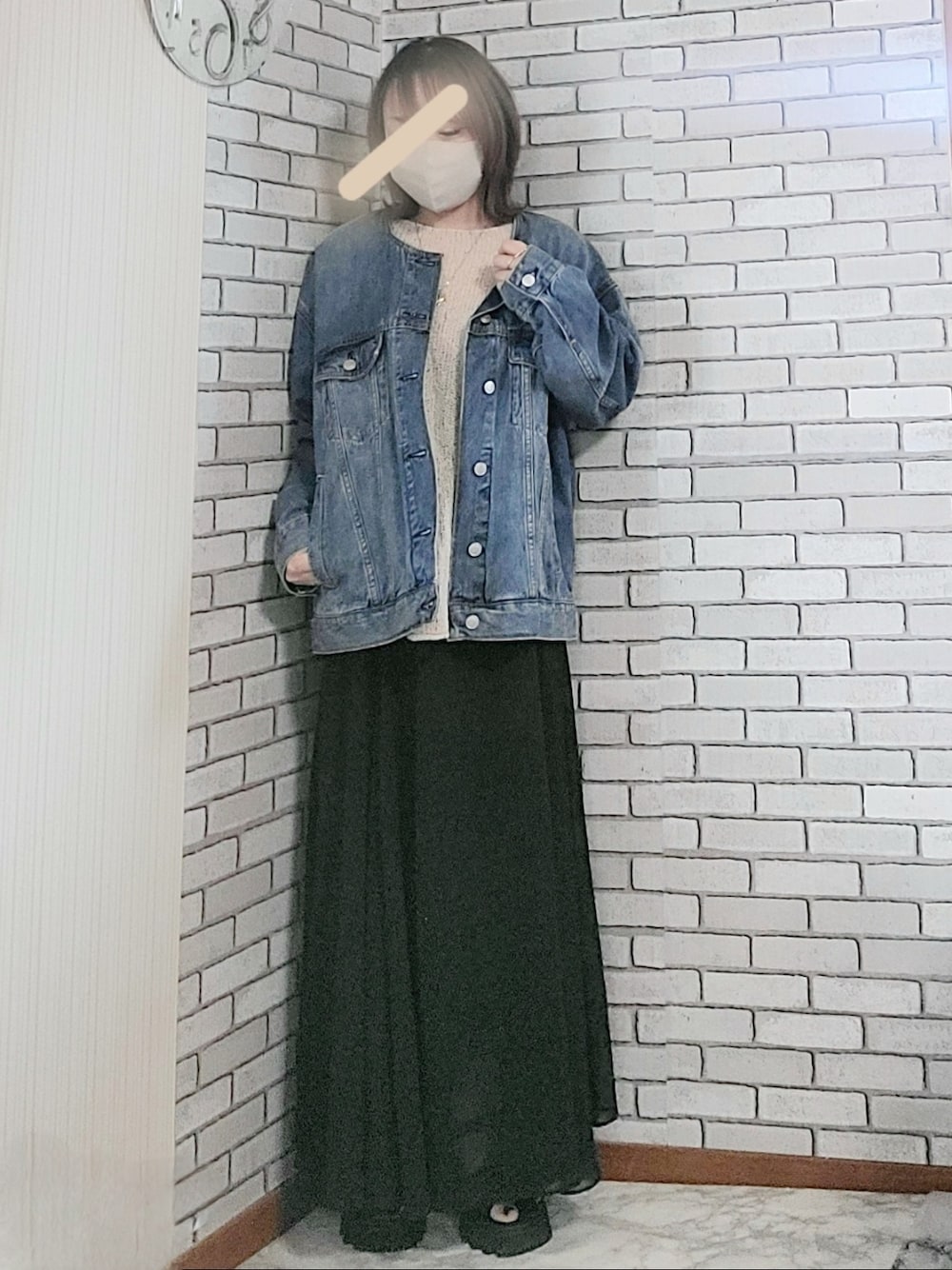 「きれいめカジュアル、大人カジュアル、大人コーデ、40代、低身長、春コーデ、Gジャン、春ニット、フレアスカート、透け感、グルカサンダル」｜「JOURNAL STANDARD relumeの《追加2》デニムジャケット（デニムジャケット、ブルー系）」を使った、numacoさん（レディース・150cm）の春コーディネートの1枚目の写真
