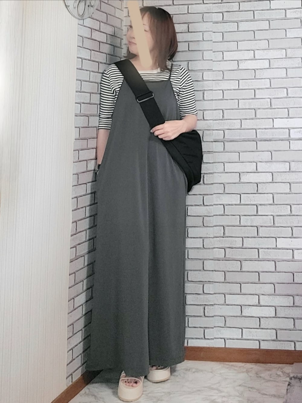 「きれいめカジュアル、大人カジュアル、大人コーデ、40代、低身長、LIVEコーデ、ボーダートップス、キャミワンピ、厚底サンダル、ボディバッグ」｜「SHIPS anyのSHIPS any:〈洗濯機可能〉テレコ ハーフスリーブ TEE 23SS（Tシャツ/カットソー、その他）」を使った、numacoさん（レディース・150cm）の夏コーディネートの1枚目の写真
