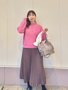 「MICO COULIER（ミコクリエ）のラメホイルフレンチモックネックプルオーバーニット（ニット/セーター）」を使った、すずき ちかさん（レディース・161cm）の秋コーディネート