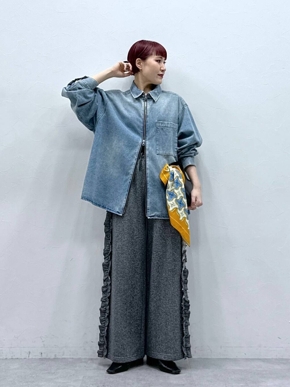 「春めき満開コーデ」｜「RAGEBLUEの【UNISEX】選べる着丈/Wジップオーバーダイ加工デニムルーズシャツ（シャツ/ブラウス、ブルー系）」を使った、たけおさん（レディース・157cm）の春コーディネートの1枚目の写真