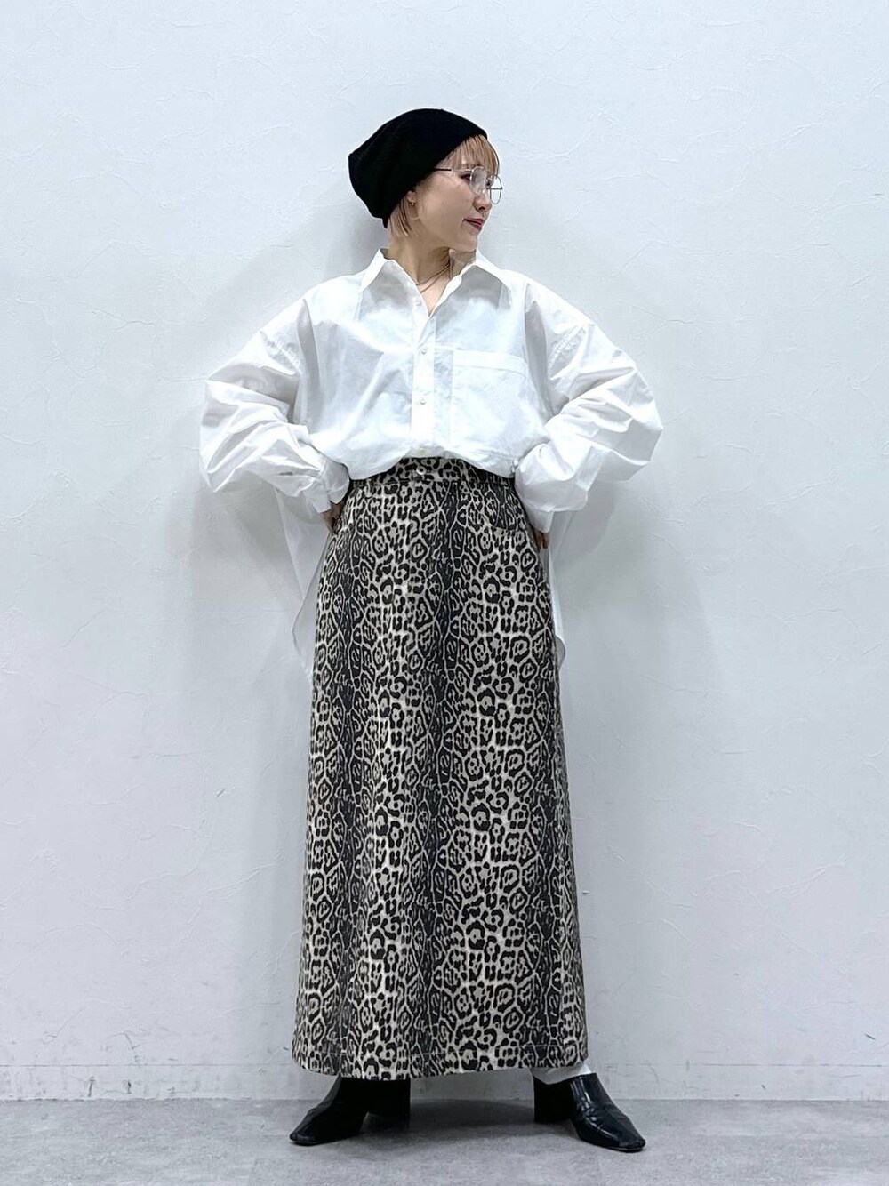 「RAGEBLUEのカラービーニー（ニットキャップ/ビーニー、ブラック系）」を使った、たけおさん（レディース・157cm）の春コーディネートの1枚目の写真