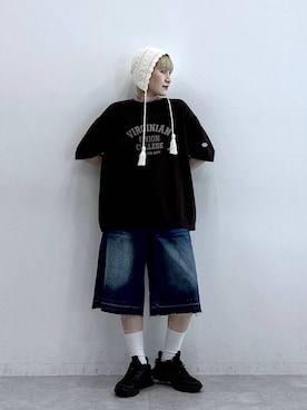 「RAGEBLUE（レイジブルー）の加工ワイドハーフパンツ（デニムパンツ、ブルー系）」を使った、たけおさん（レディース・157cm）の夏コーディネート