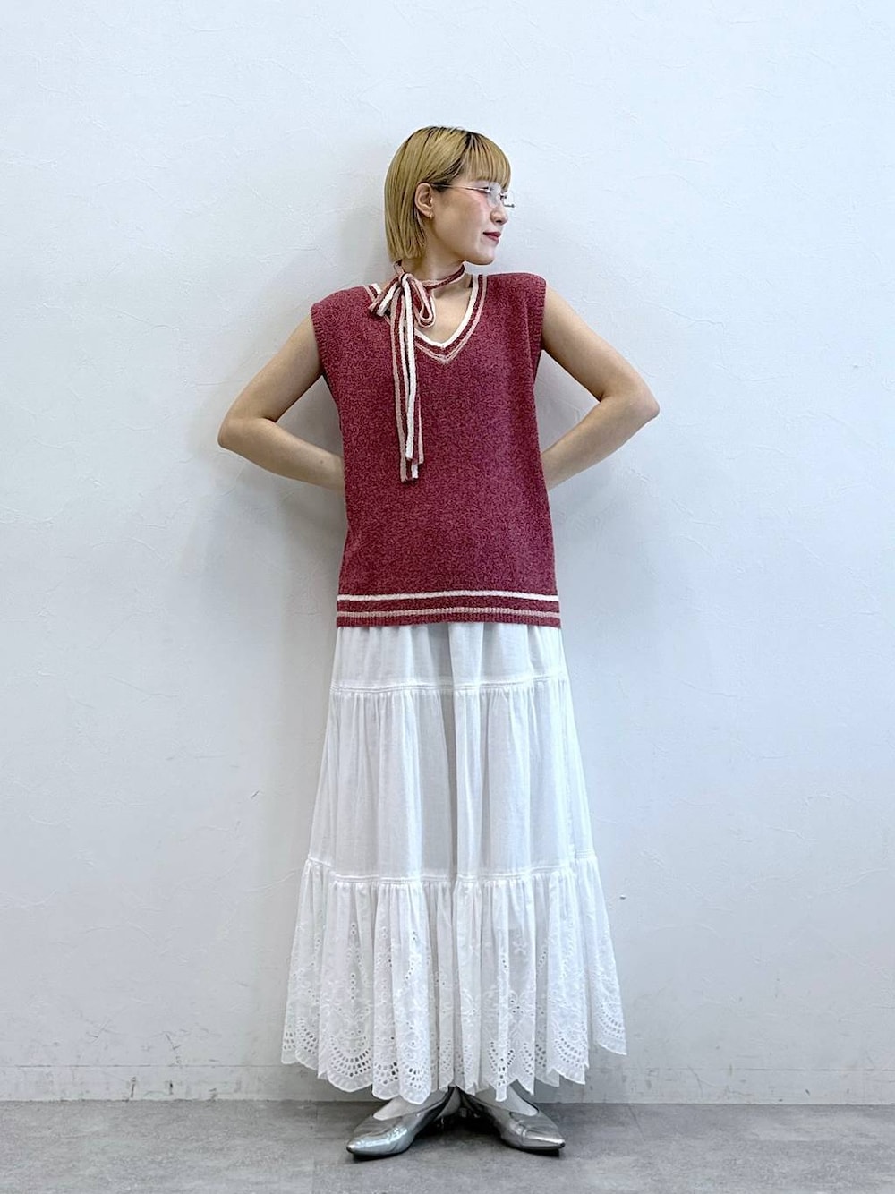 「RAGEBLUEのファンシーヤーンニットベスト（ニット/セーター、その他）」を使った、たけおさん（レディース・157cm）の夏コーディネートの1枚目の写真