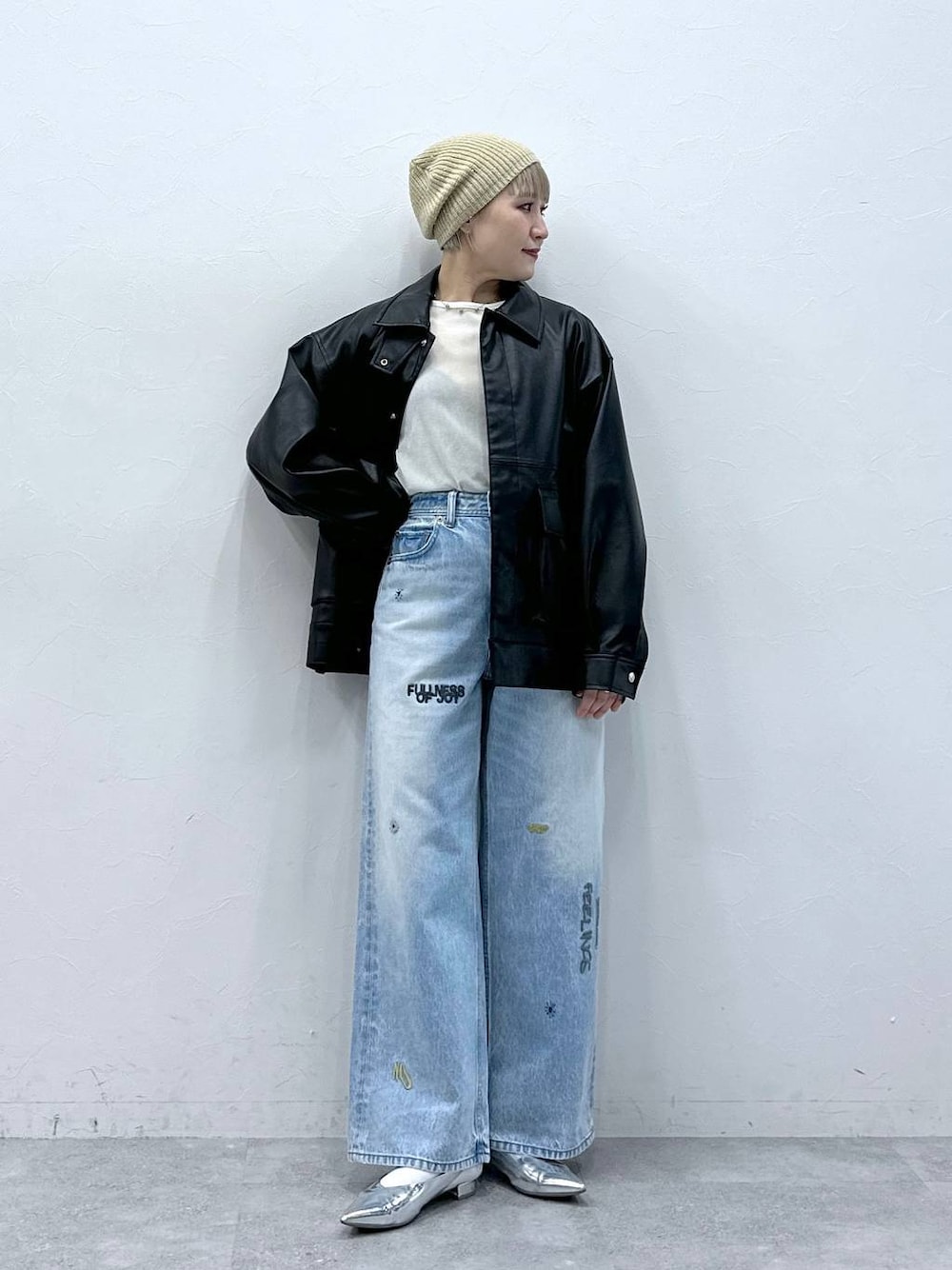 「LOWRYS FARMのリボンツキ２ＷＡＹミュール　100500（パンプス、シルバー系）」を使った、たけおさん（レディース・157cm）の秋コーディネートの1枚目の写真