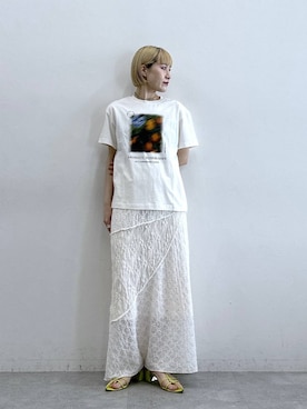 「RAGEBLUE（レイジブルー）のニュアンスフラワープリントTシャツ（Tシャツ/カットソー、ホワイト系）」を使った、たけおさん（レディース・157cm）の春コーディネート