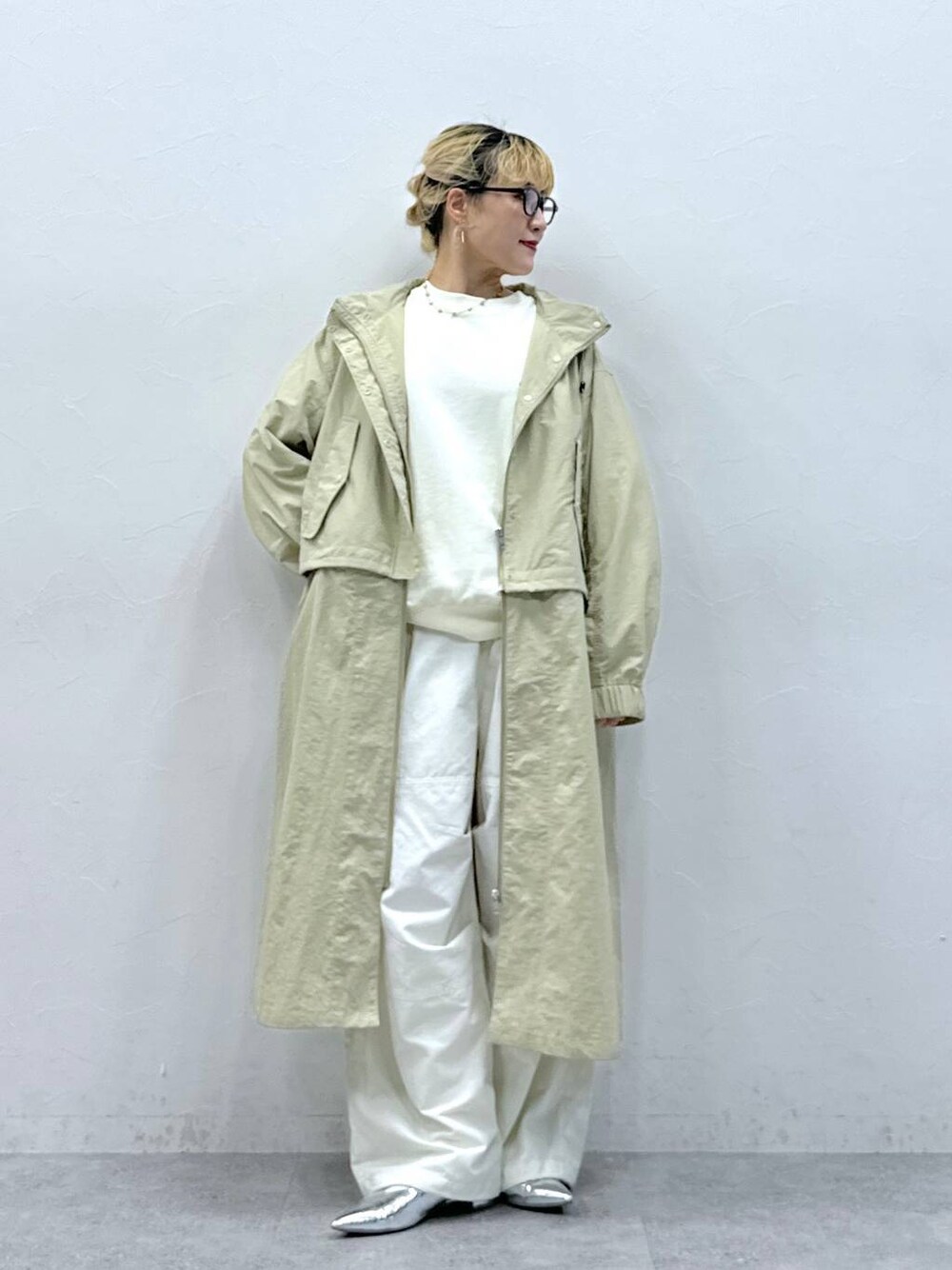 「LOWRYS FARMのリボンツキ２ＷＡＹミュール　100500（パンプス、シルバー系）」を使った、たけおさん（レディース・157cm）の秋コーディネートの1枚目の写真