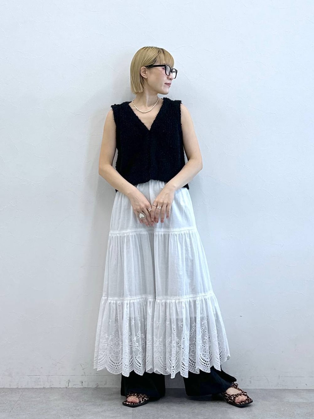 「RAGEBLUEのアソートアイウェア（メガネ、グレー系）」を使った、たけおさん（レディース・157cm）の夏コーディネートの1枚目の写真