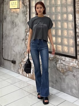 「AZUL by moussy（アズールバイマウジー）のAZUL DENIM フレアデニム（デニムパンツ、ブルー系）」を使った、AZUL BY MOUSSYさん（レディース・161cm）の夏コーディネート
