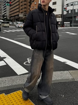 「AZUL by moussy（アズールバイマウジー）のアイテム（ニット/セーター）」を使った、AZUL BY MOUSSYさん（メンズ・177cm）の冬コーディネート