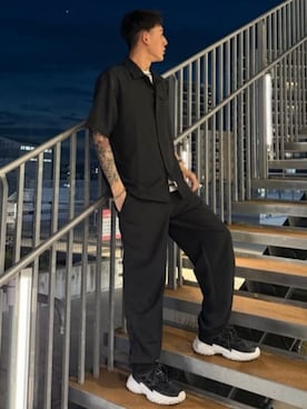 「AZUL by moussy（アズールバイマウジー）のアイテム（パンツ）」を使った、AZUL BY MOUSSYさん（メンズ・177cm）の春コーディネート