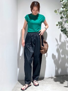 「AZUL by moussy（アズールバイマウジー）のアウトポケットフェイクレザーバッグ（ハンドバッグ、イエロー系）」を使った、AZUL BY MOUSSYさん（レディース・161cm）の夏コーディネート