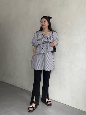 「prose verse（プロズヴェール）の【-3kg見え！】フロントスリットスーパーストレッチパンツ（その他パンツ、ブラック系）」を使った、まりんさん（レディース・148cm）の春コーディネート