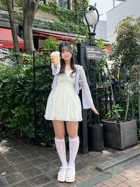 「アイテム（かごバッグ、グレー系）」を使った、まりんさん（レディース・163cm）の春コーディネート