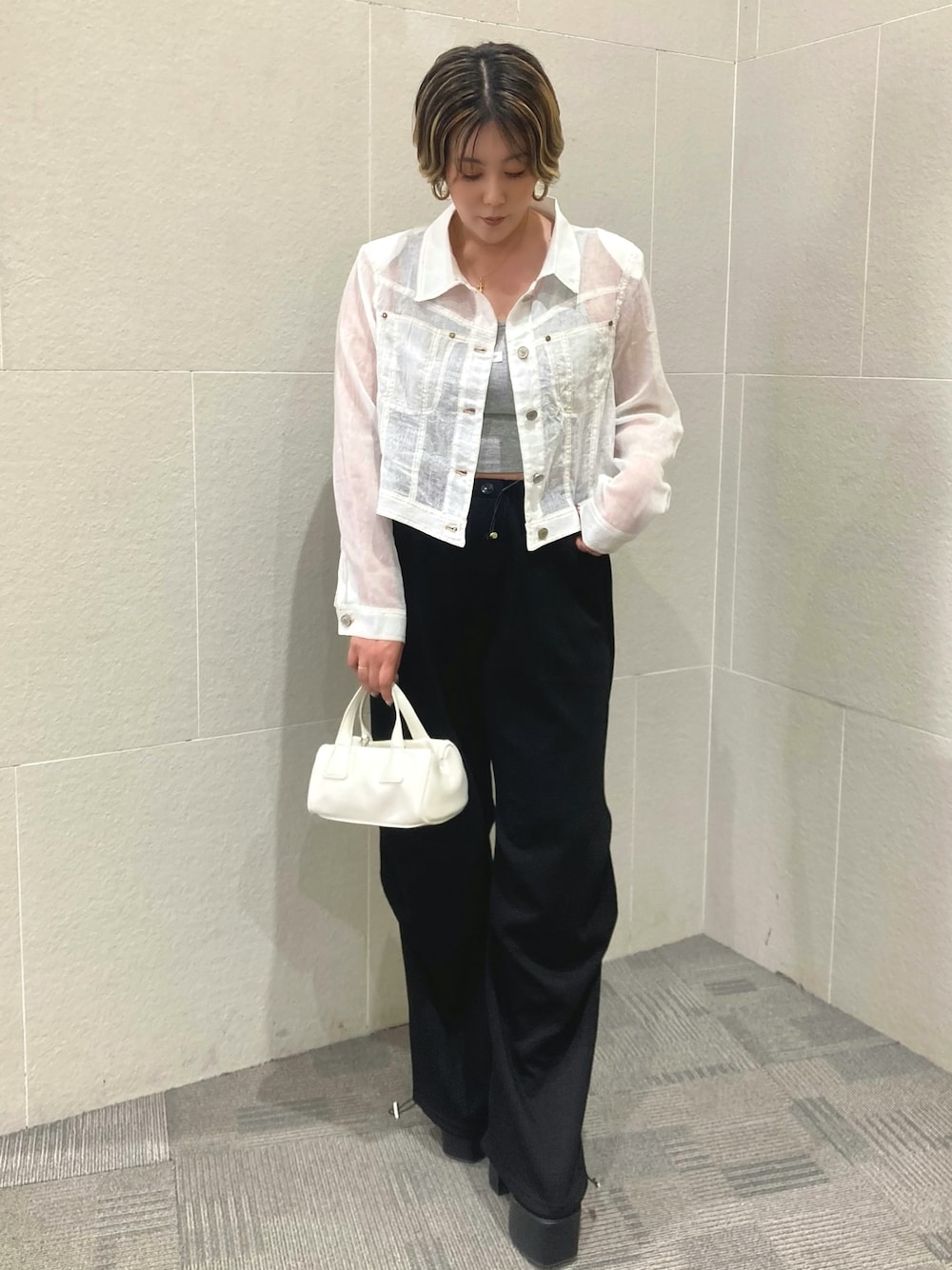 Manamiさんの「フェイクレザー モノグラム ハンドバッグ（ANAP）」を使ったコーディネートの1枚目の写真