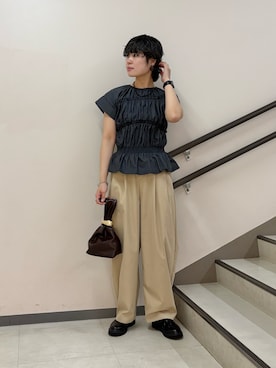 「SENSE OF PLACE by URBAN RESEARCH（センスオブプレイスバイアーバンリサーチ）のロールアップシャーリングブラウス（シャツ/ブラウス、グレー系）」を使った、aikaさん（レディース・162cm）の春コーディネート