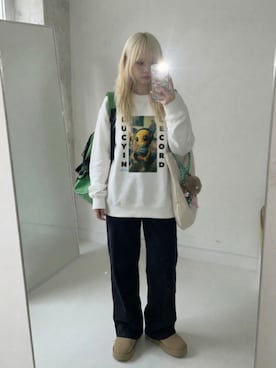 「LUCY IN RECORDのLUCY IN RECORD - diRty beeスウェットシャツ（スウェット、ブルー系）」を使った、lucyinrecordさん（レディース・161cm）の春コーディネート